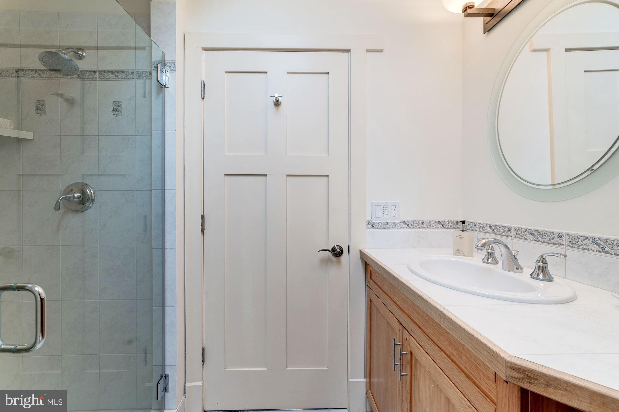 6547 Old Chesterbrook Road McLean, VA 22101 - Photo 37 of 55 Bath