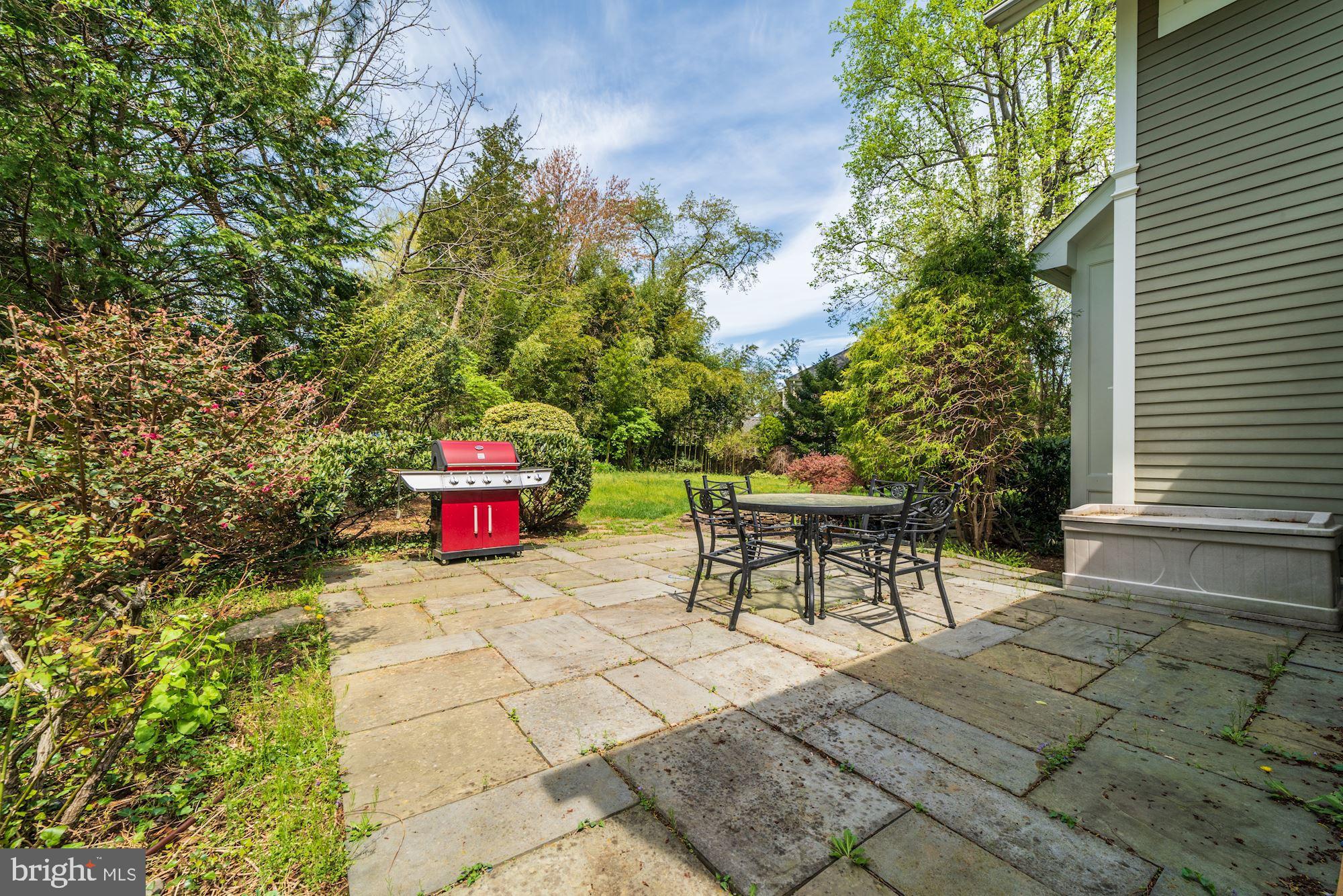 6547 Old Chesterbrook Road McLean, VA 22101 - Photo 52 of 55 Exterior (Patio)
