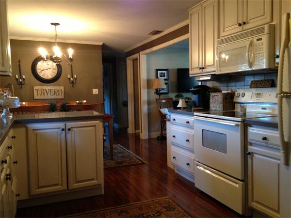 76 Rzasa Drive Chicopee, MA 01013 - Photo 2 of 17 Gallery Image 2