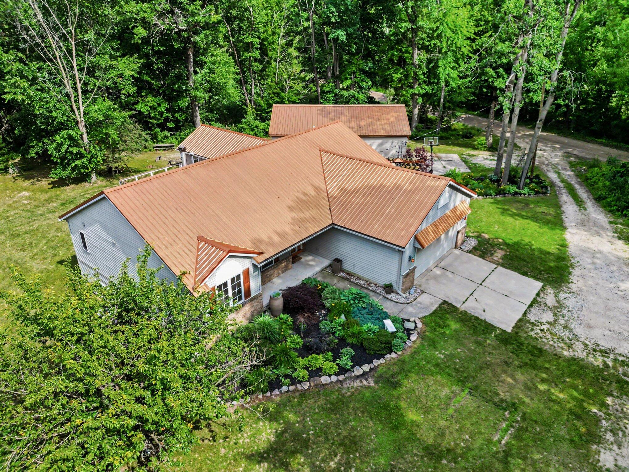 3155 11 Mile Road Northeast Rockford, MI 49341 - Photo 1 of 33 008_file_9257