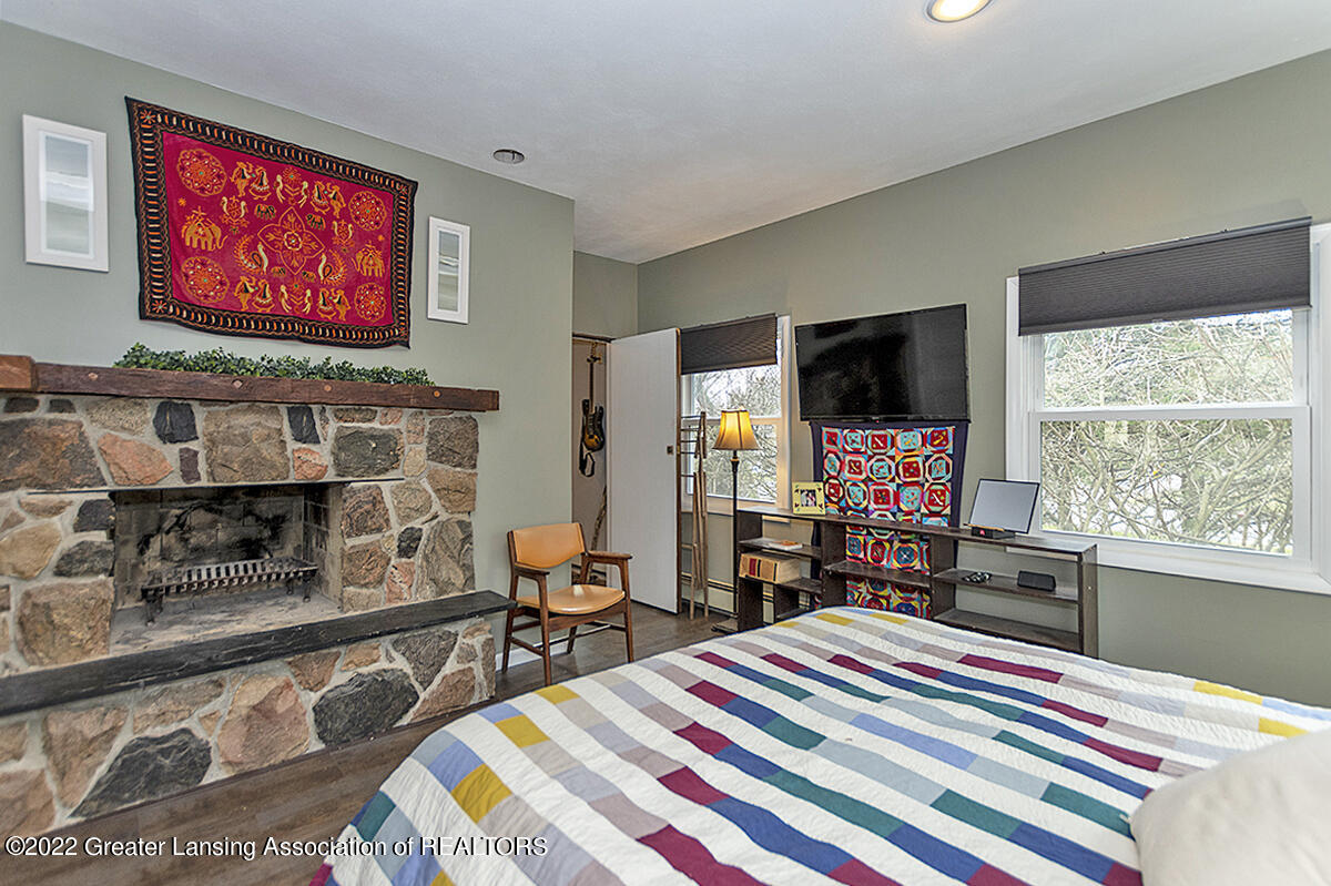 2331 Forest Road Lansing, MI 48910 - Photo 23 of 40 Den