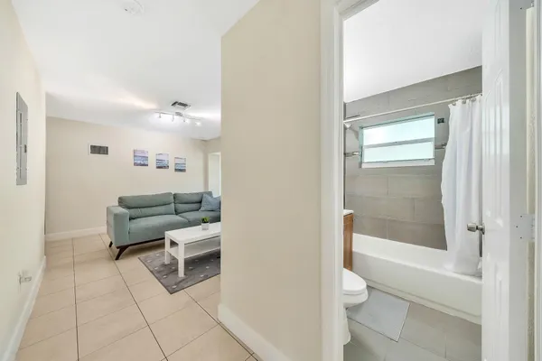 $469,900 | 1412 Northeast 25th Court, Pompano Beach, FL 33064