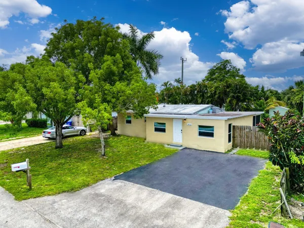 $469,900 | 1412 Northeast 25th Court, Pompano Beach, FL 33064
