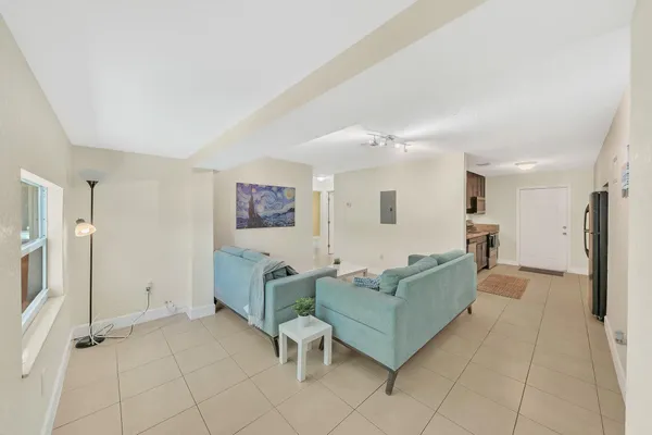 $469,900 | 1412 Northeast 25th Court, Pompano Beach, FL 33064