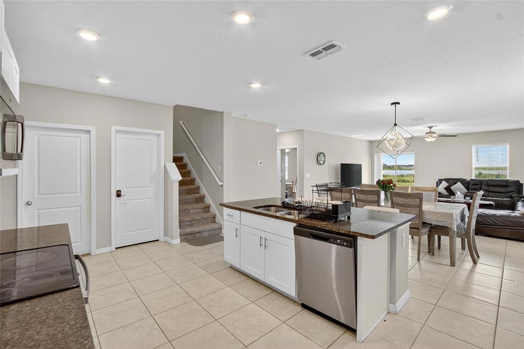 31783 Sun Kettle Loop Wesley Chapel, FL 33545 - Photo 13 of 73