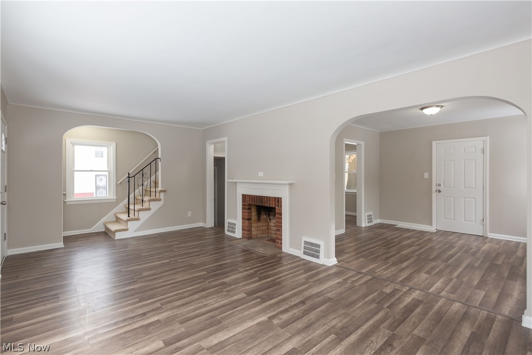 855 Nela View Road Cleveland Heights, OH 44112 - Photo 3 of 23