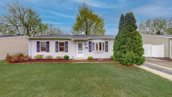 $284,900 | 331 Fairfax Avenue, Romeoville, IL 60446