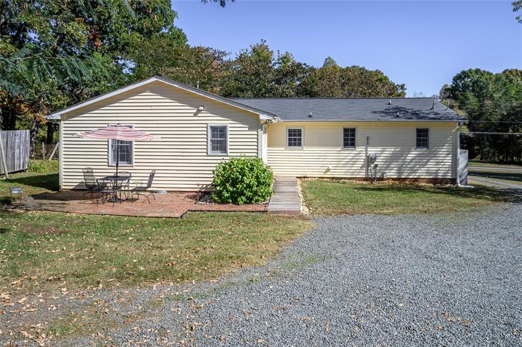3951 Clapp Mill Road Burlington, NC 27215 - Photo 8 of 42 Gallery Image 8