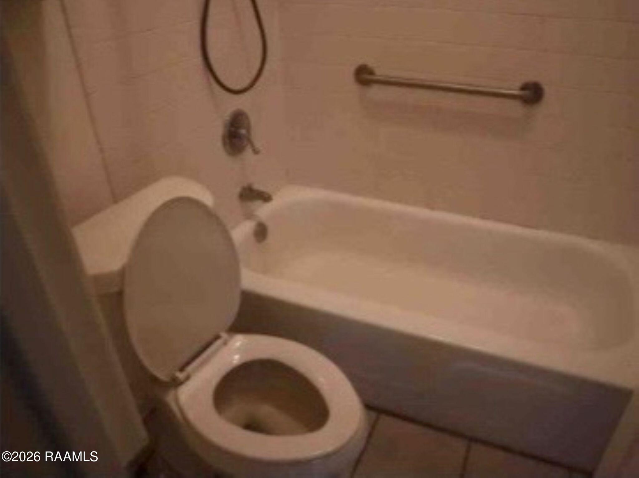 220 Doucet Road, Unit 111B Lafayette, LA 70503 - Photo 6 of 8 Bathroom 1.3