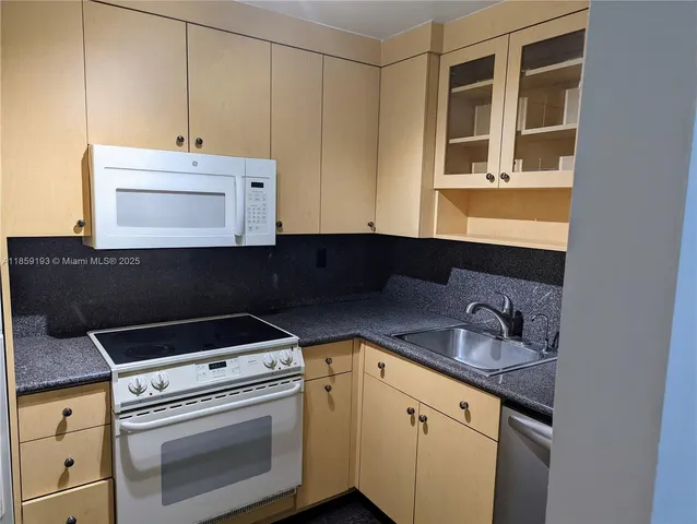 $399,900 | 3304 Virginia Street, Unit 4A, Miami, FL 33133