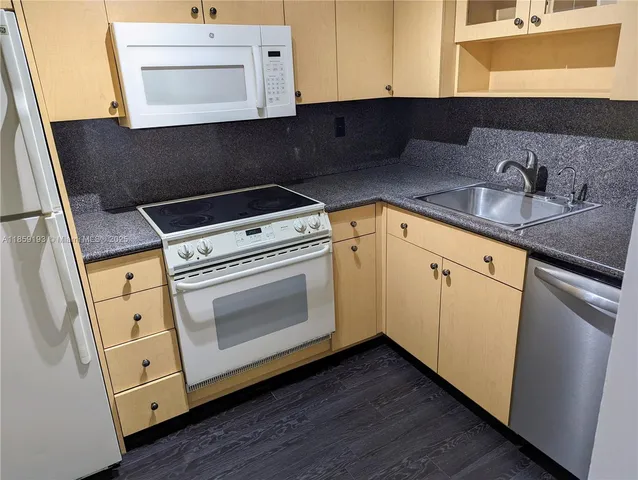 $399,900 | 3304 Virginia Street, Unit 4A, Miami, FL 33133