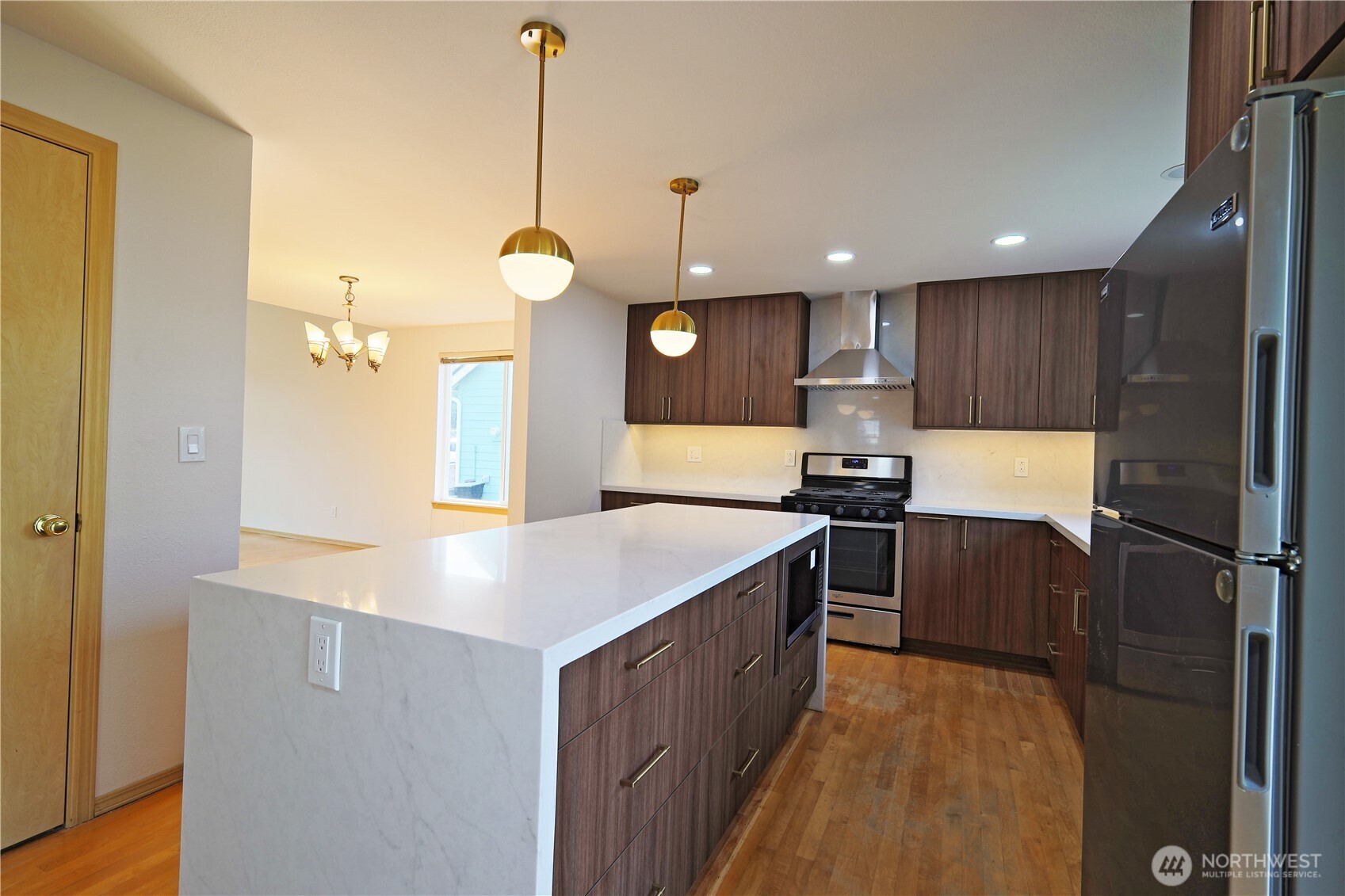 4006 Northeast 18th Street Renton, WA 98056 - Photo 13 of 37 Gallery Image 13