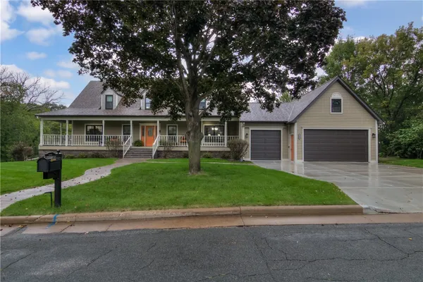 $864,900 | 3920 Woodcrest Court, Eau Claire, WI 54701