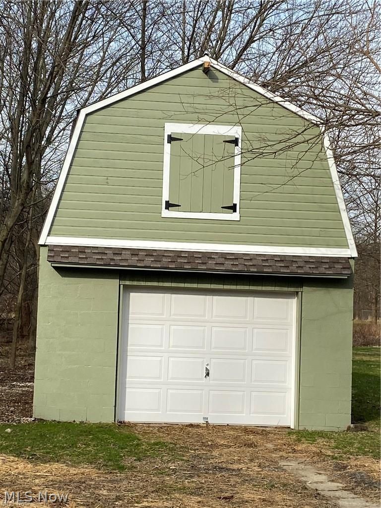 2803 State Road Vermilion, OH 44089 - Photo 4 of 28 View of barn