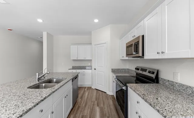 $2,000 | 21544 Rolling Streams Drive, New Caney, TX 77357