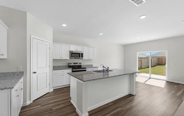 $2,000 | 21544 Rolling Streams Drive, New Caney, TX 77357