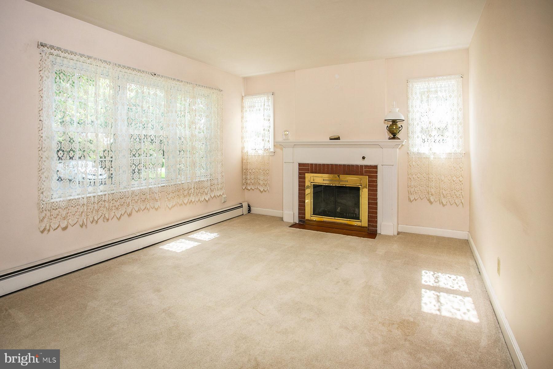 2146 Longview Road Warrington, PA 18976 - Photo 5 of 31 Gallery Image 5