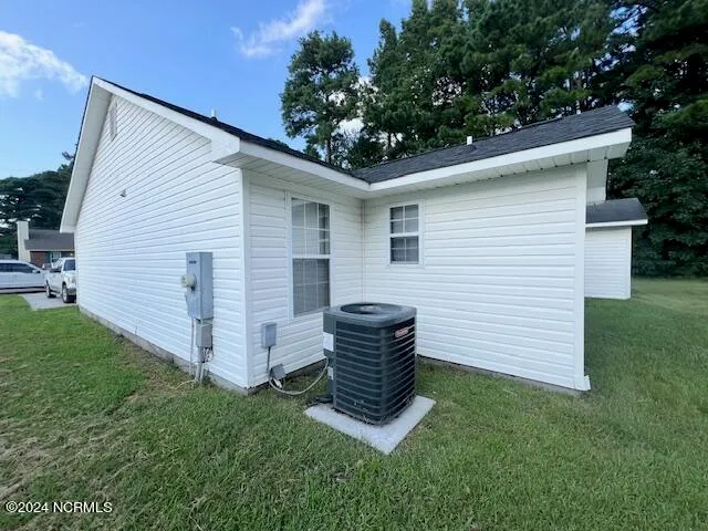 $1,100 | 2303 Knollwood Lane, Midway Park, NC 28544