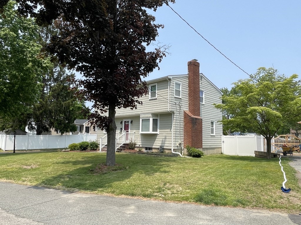 14 Walnut Knolls Canton, MA 02021 - Photo 3 of 29 Gallery Image 3