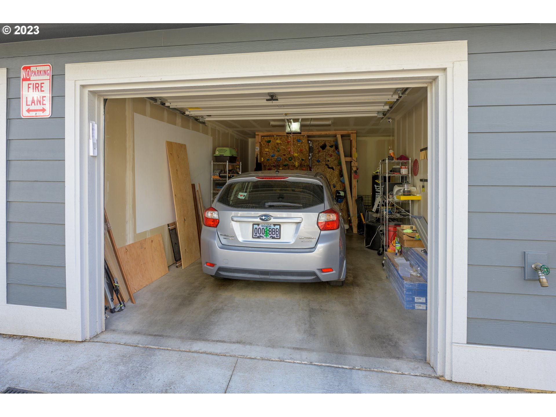 11919 Southeast Ash Street Portland, OR 97216 - Photo 17 of 19 Garage