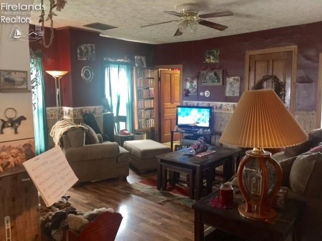 367 Benton Road Sycamore, OH 44882 - Photo 6 of 10 Gallery Image 6