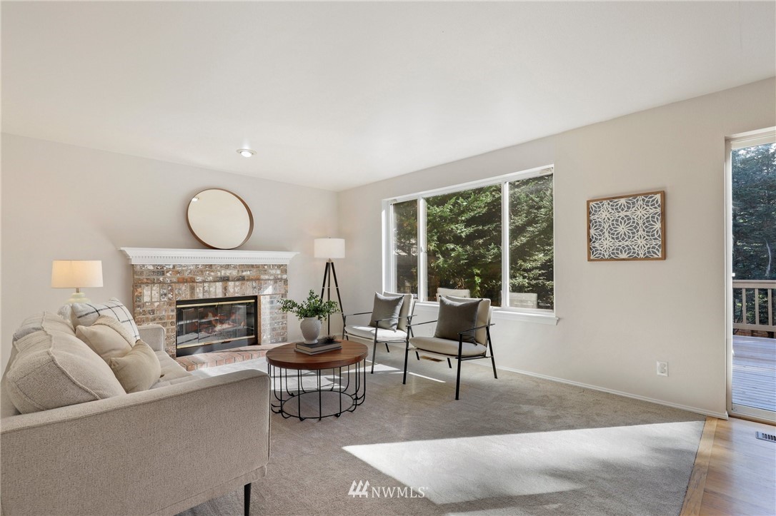 1601 Hoquiam Place Northeast Renton, WA 98059 - Photo 11 of 39 Gallery Image 11