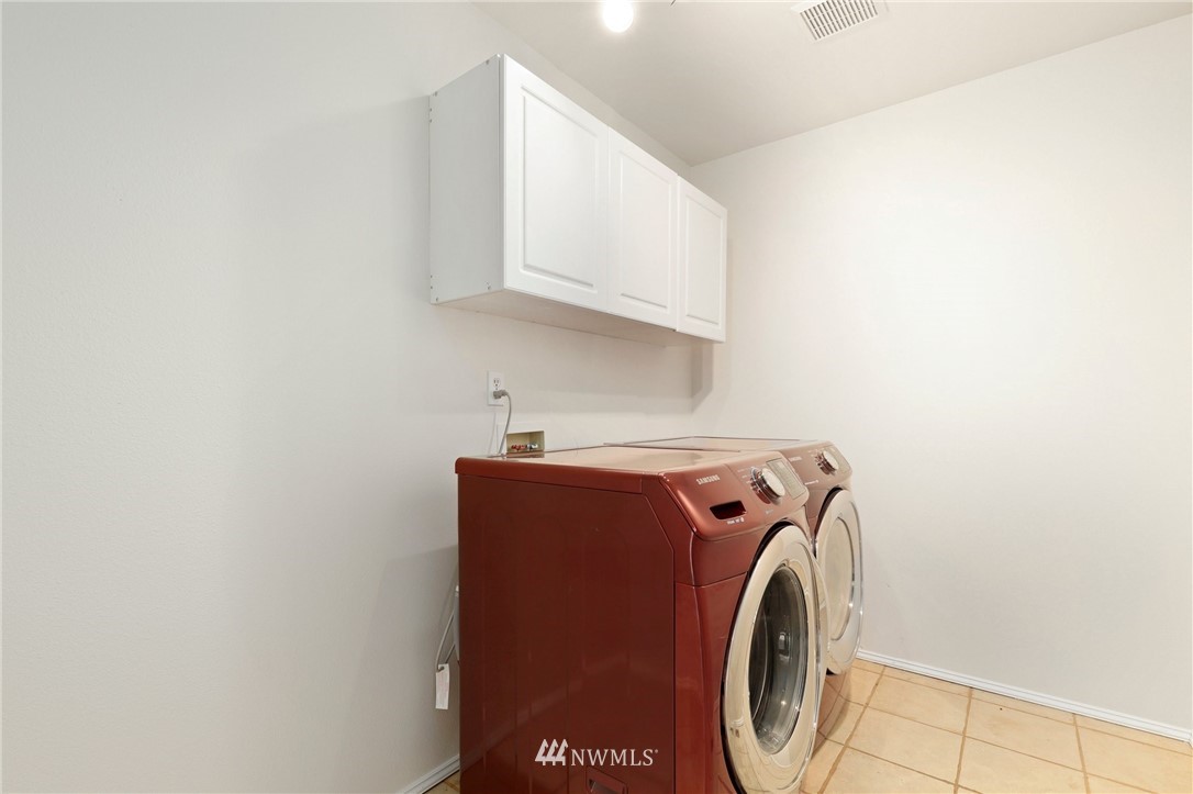 1601 Hoquiam Place Northeast Renton, WA 98059 - Photo 14 of 39 Gallery Image 14