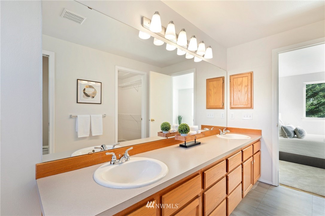 1601 Hoquiam Place Northeast Renton, WA 98059 - Photo 17 of 39 Gallery Image 17