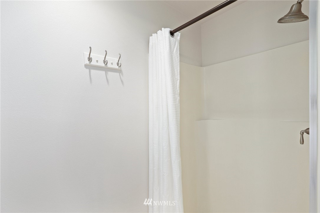 1601 Hoquiam Place Northeast Renton, WA 98059 - Photo 19 of 39 Gallery Image 19