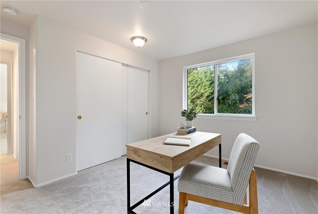 1601 Hoquiam Place Northeast Renton, WA 98059 - Photo 21 of 39 Gallery Image 21