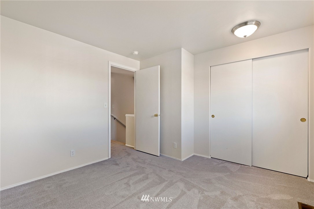 1601 Hoquiam Place Northeast Renton, WA 98059 - Photo 22 of 39 Gallery Image 22
