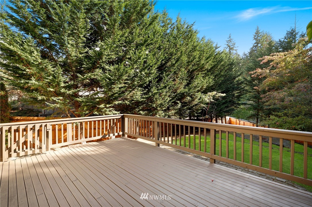 1601 Hoquiam Place Northeast Renton, WA 98059 - Photo 25 of 39 Gallery Image 25