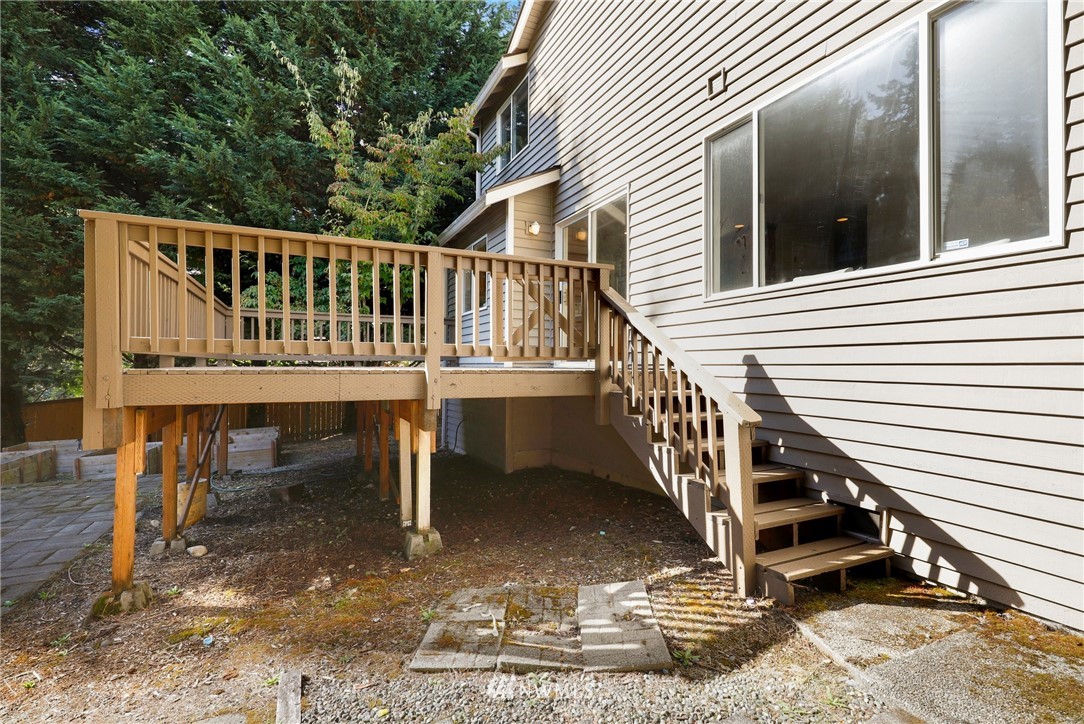 1601 Hoquiam Place Northeast Renton, WA 98059 - Photo 26 of 39 Gallery Image 26