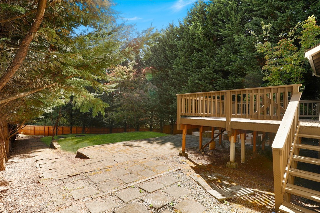 1601 Hoquiam Place Northeast Renton, WA 98059 - Photo 27 of 39 Gallery Image 27