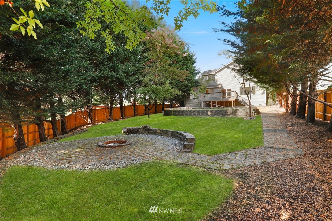 1601 Hoquiam Place Northeast Renton, WA 98059 - Photo 28 of 39 Gallery Image 28