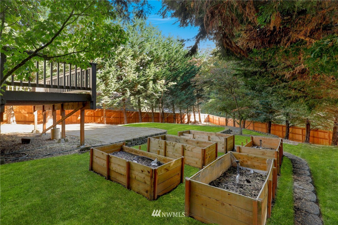 1601 Hoquiam Place Northeast Renton, WA 98059 - Photo 31 of 39 Gallery Image 31