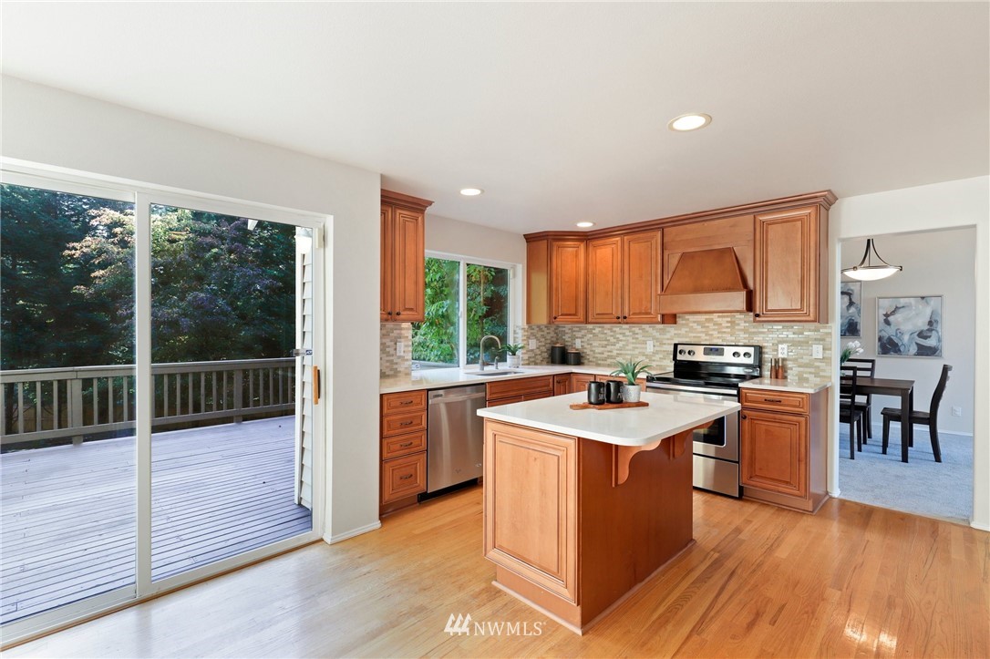1601 Hoquiam Place Northeast Renton, WA 98059 - Photo 7 of 39 Gallery Image 7