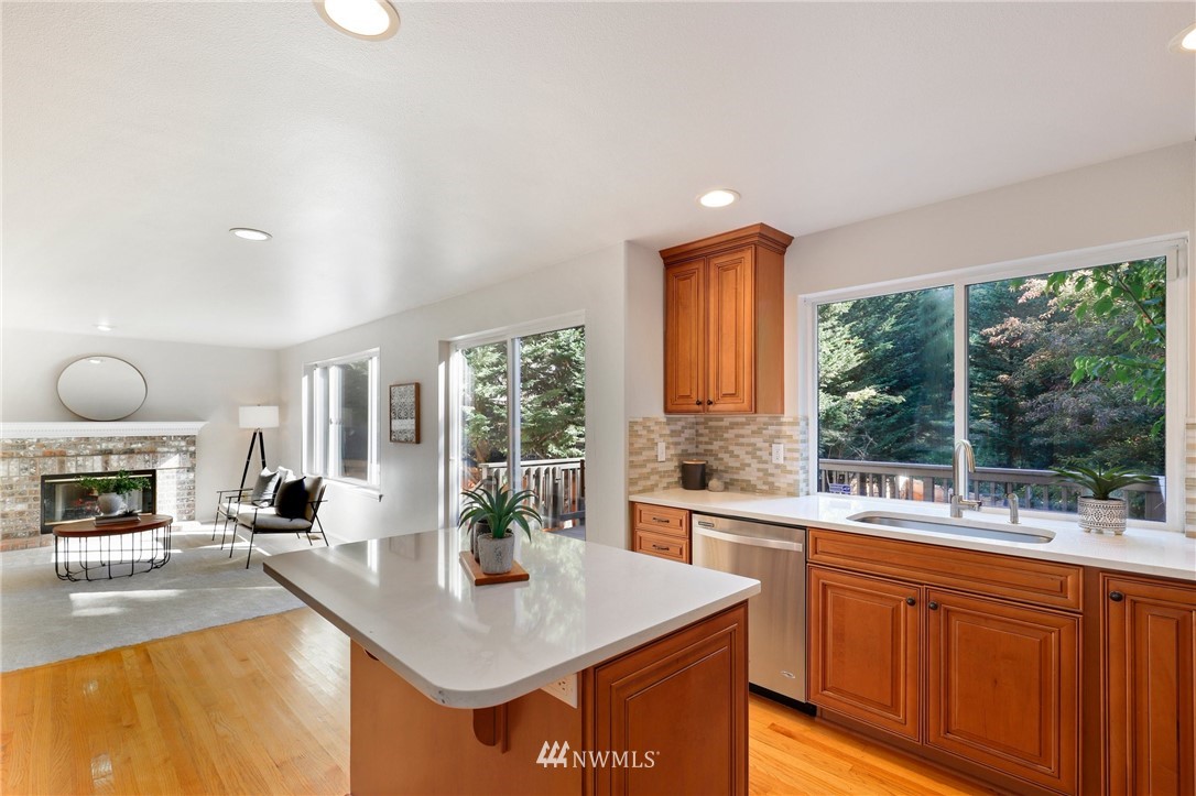 1601 Hoquiam Place Northeast Renton, WA 98059 - Photo 9 of 39 Gallery Image 9