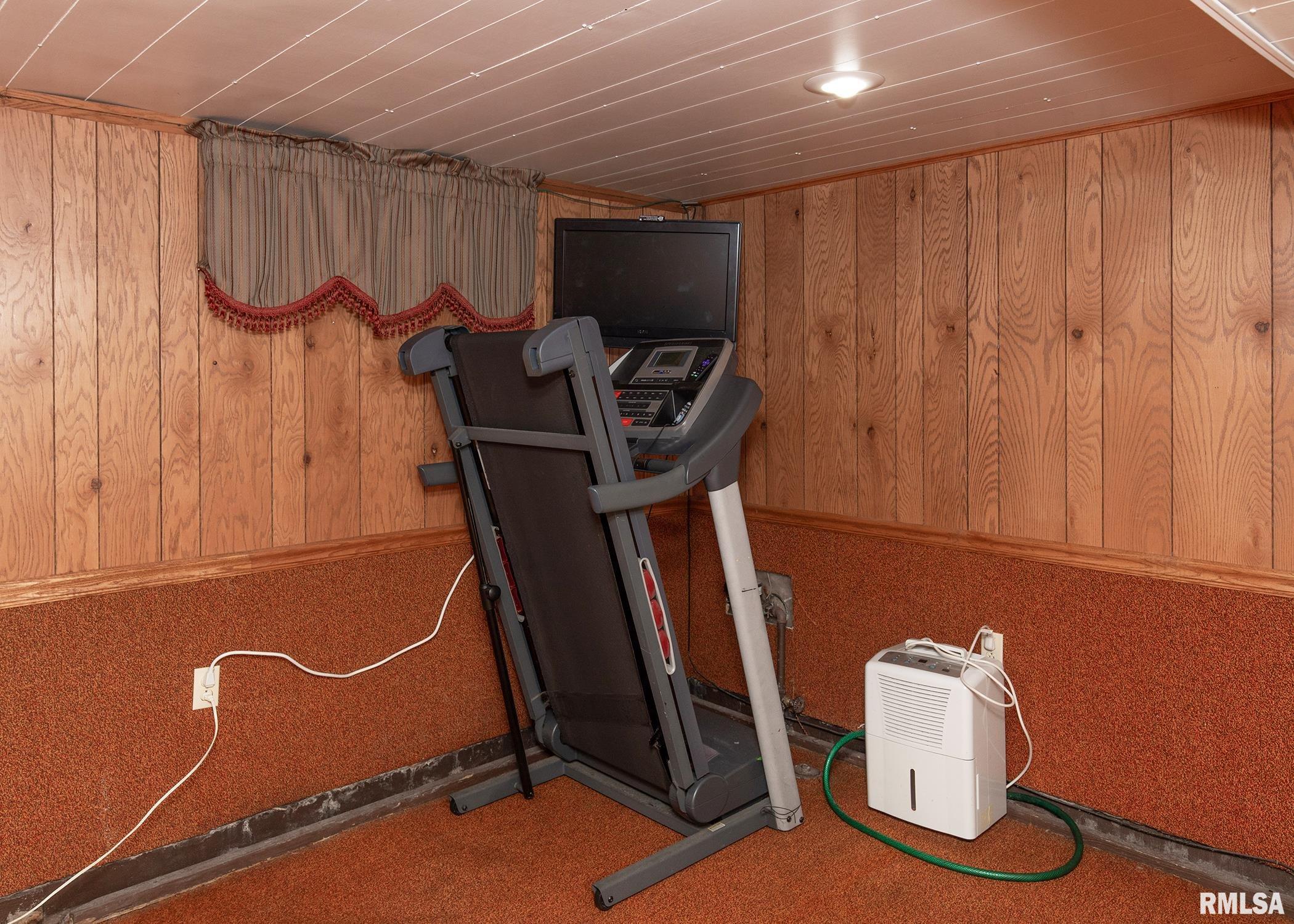 1835 32nd Street Moline, IL 61265 - Photo 17 of 29