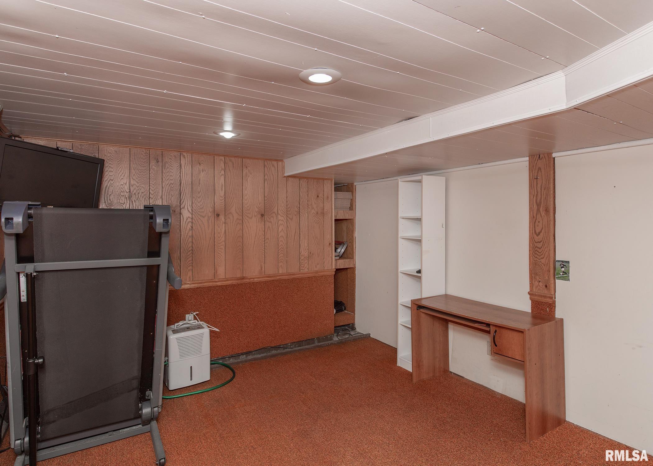 1835 32nd Street Moline, IL 61265 - Photo 18 of 29