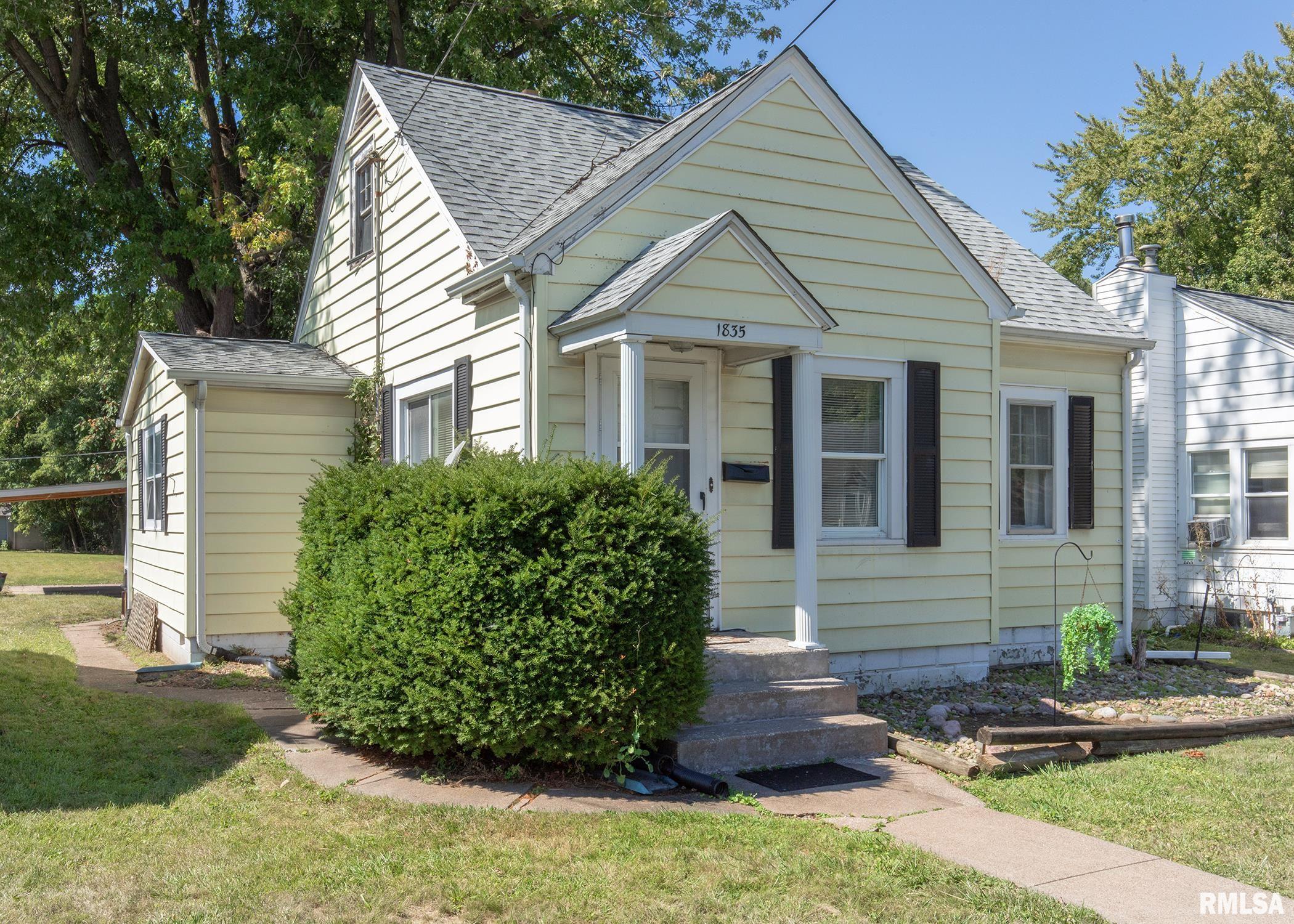 1835 32nd Street Moline, IL 61265 - Photo 2 of 29