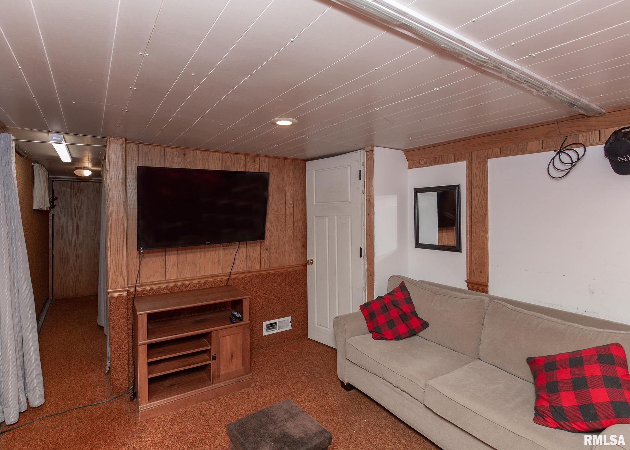 1835 32nd Street Moline, IL 61265 - Photo 22 of 29