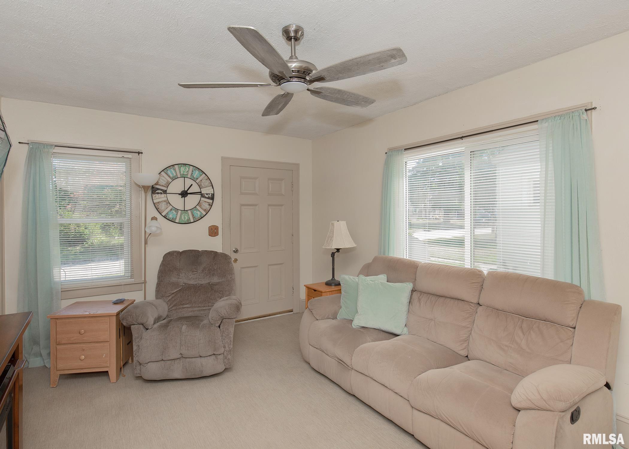 1835 32nd Street Moline, IL 61265 - Photo 5 of 29