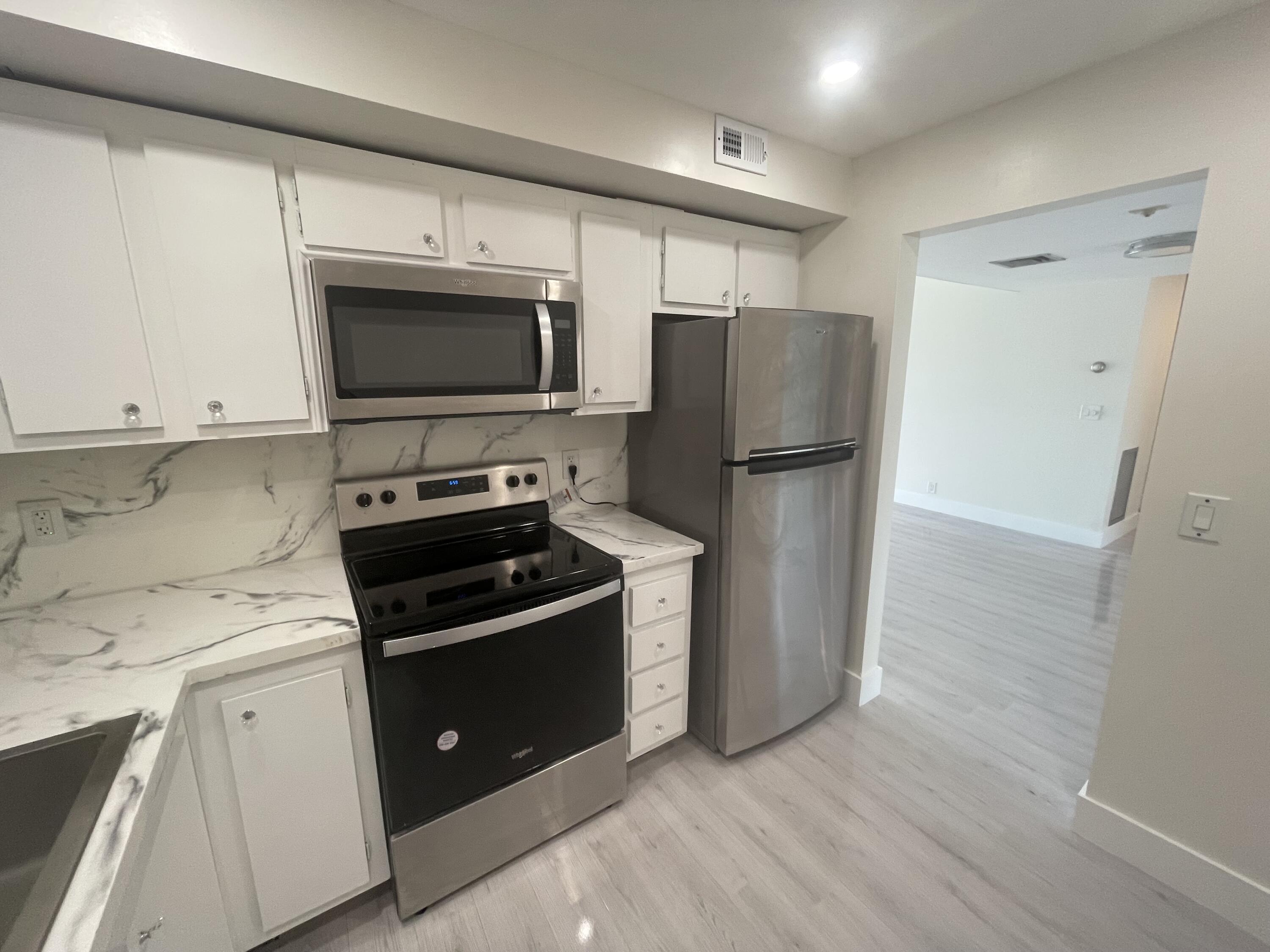 336 Golfview Road, Unit 309 North Palm Beach, FL 33408 - Photo 6 of 26 IMG_4340