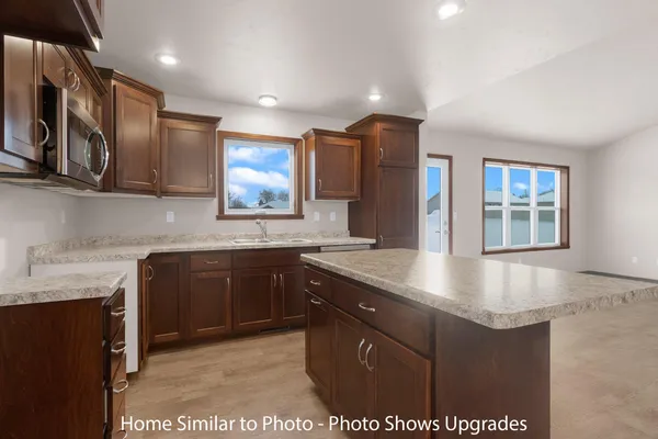$394,900 | 1250 Putnam Drive, Pulaski, WI 54162