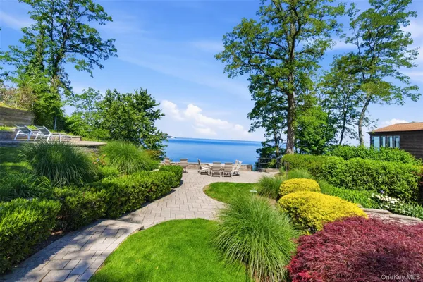 $1,599,999 | 54 Westview Road, Northport, NY 11768