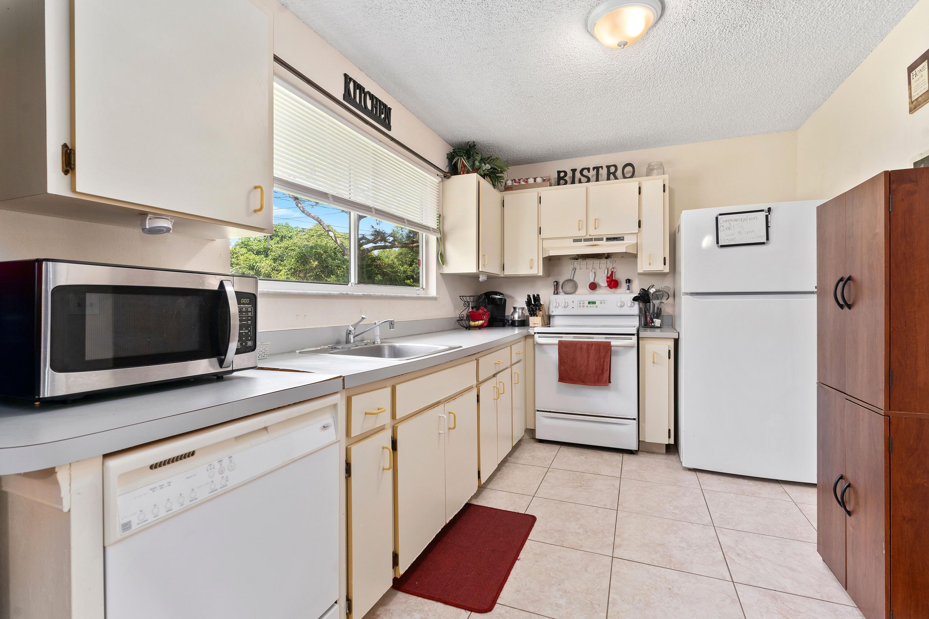 2268 Southeast Merrill Road Port St. Lucie, FL 34952 - Photo 10 of 23 m5