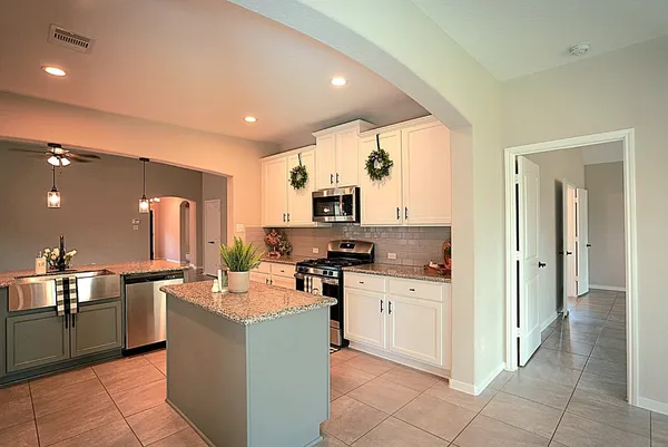 $359,900 | 704 Shadow Bend, Richwood, TX 77531