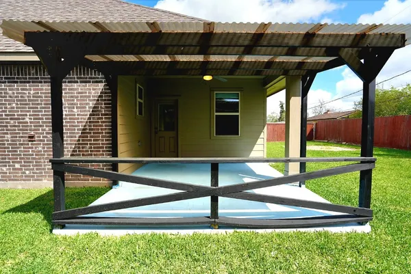 $359,900 | 704 Shadow Bend, Richwood, TX 77531