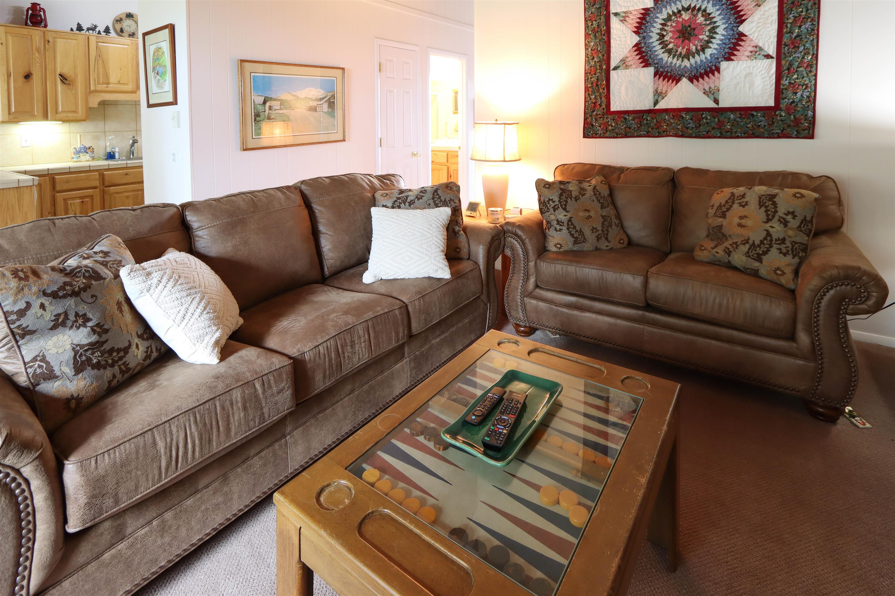 3199 Chateau Road, Unit 20 Mammoth Lakes, CA 93546 - Photo 6 of 37 Gallery Image 6